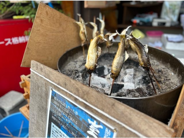 味処古川で販売されている鮎の塩焼き